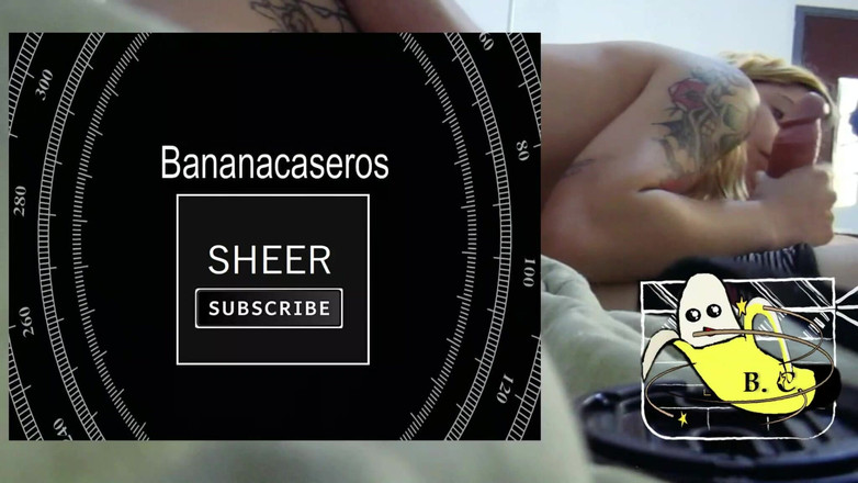 Bananacaseros: Ragazza sexy scopata in posizione di cagnolino, più e più...