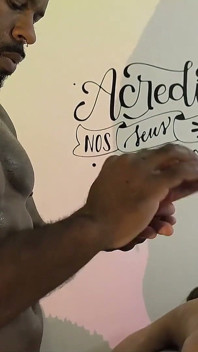 La traviesa Espossa adora un masaje