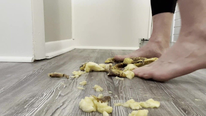footivities: Écrasement de banane avec les pieds