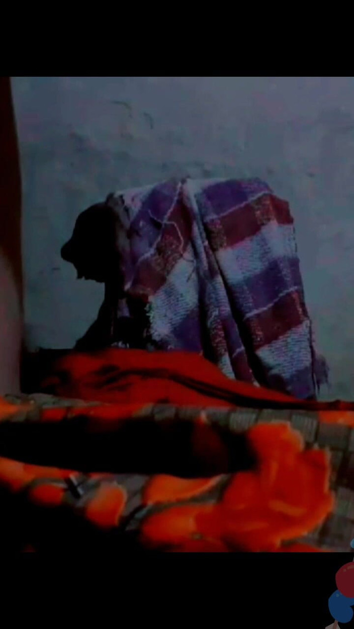 TricolorMusic3: Ateşli seksi güzel kız çok ateşli amcığını gösteriyor