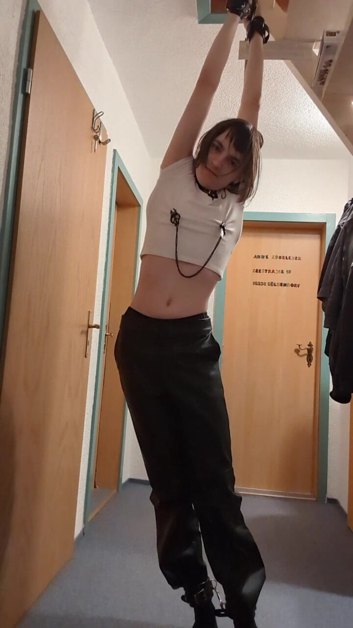 AJ_the_catgirl: Trying Out How Fun Hanging Is