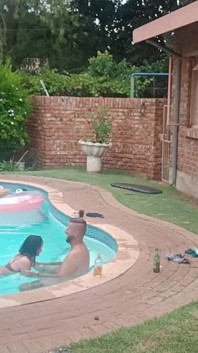 Ela estava tão excitada que usamos com dois paus