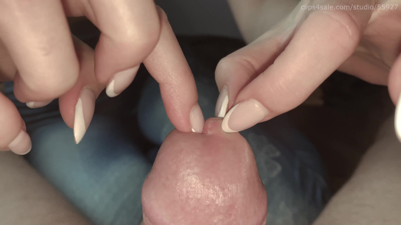Homemade_Handjob: Masturbarea degetelor se joacă cu preputul și gaura de pișat
