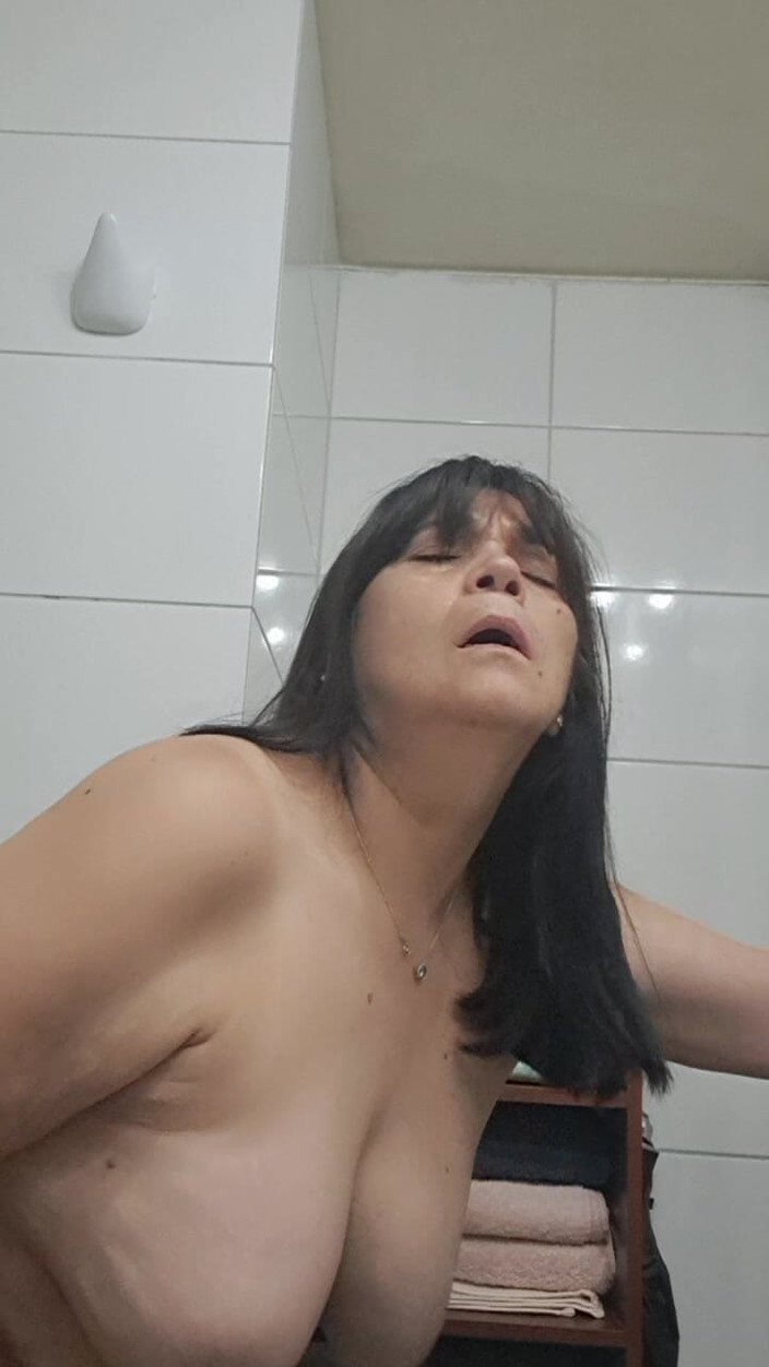 Mommy big hairy pussy: Mamusia jebanie w łazience POV