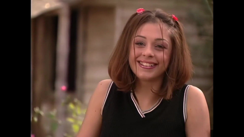 Blitzporn: Foarfecă intensă pentru două tinere prietene lesbiene iubitoare de sex