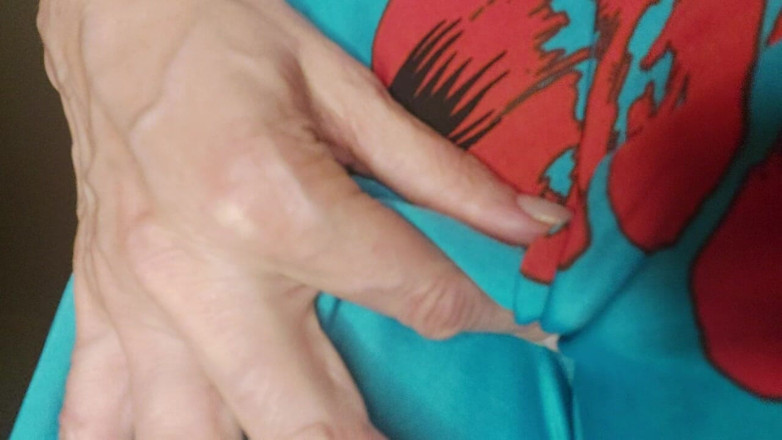 GinnaGg: Bawiłem się włosami na mojej cipce