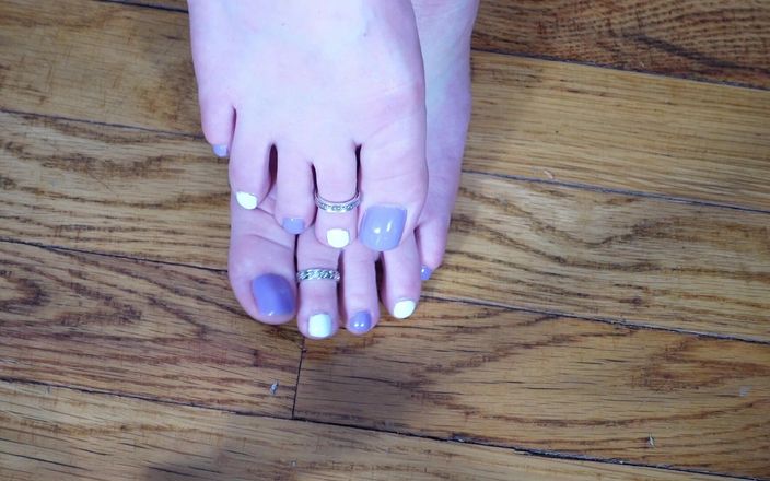 Deanna deadly: Toe Wiggling and Toe Rings JOI with Purple and White...