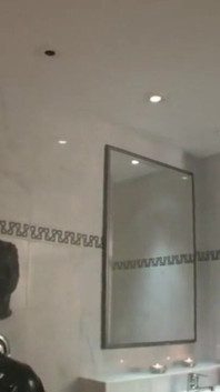 Humillante vestido de látex fetiche de pies