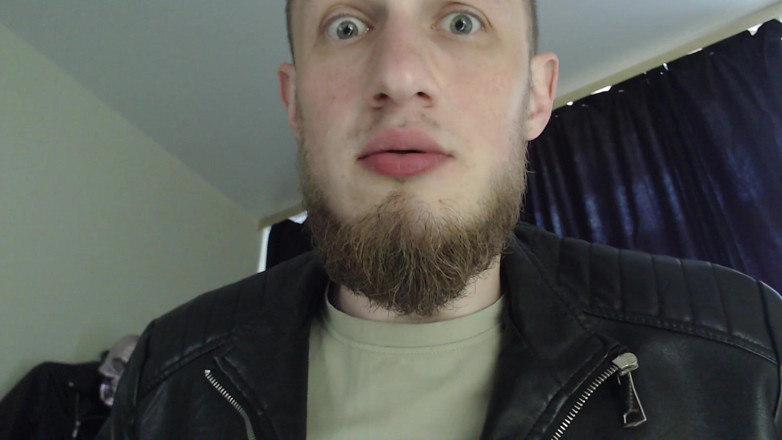 Hunky time: Alpha Nakrmí Slintajícího Ptáka Svým Submisivním