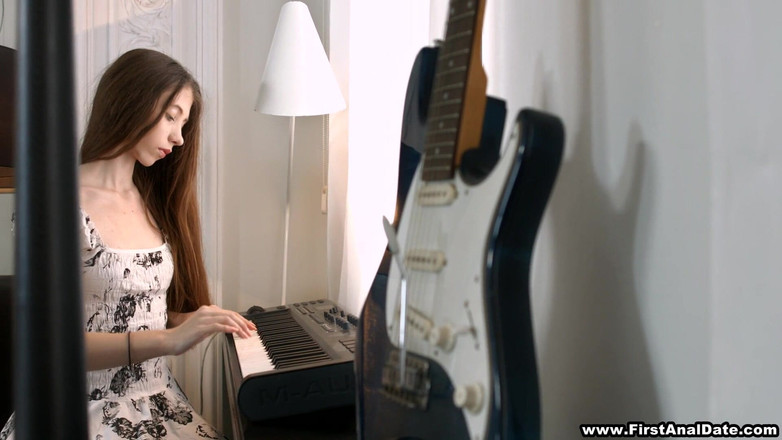 Teens Analyzed: 피아노 레슨 첫 애널