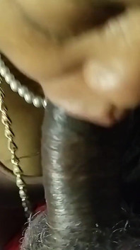 Sexy ženy předehra s jejím nevlastním otcem Sexy bradavky lízání prsou Drobná kundička bradavky