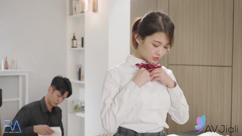 AV Jiali: A menina de Taiwan Ye Chenxin reserva uma massagem e é...