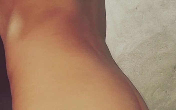 Sexy gay show: Mijn jonge webcam toont naakt met mijn lichaam het licht...