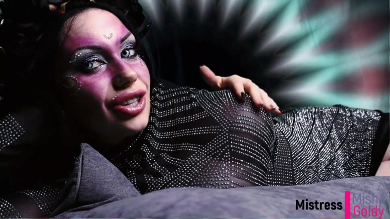 Goddess Misha Goldy: Tugas toilet cokelat dari succubus, menelan jiwa dan dikonsumsi oleh...