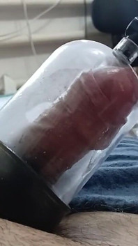 Penis quiere jugar con pompa