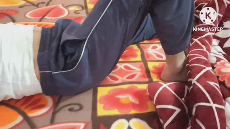 Desi__Panda: Heteroseksüel arkadaşım sabah odunu büyükster olmayan yarak ilk kez ona...