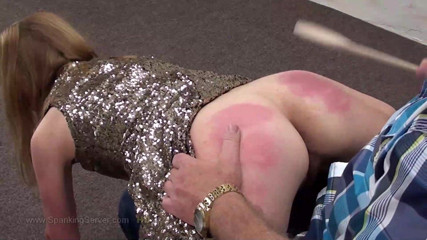 Spanking Server: Luca Bella se fait punir