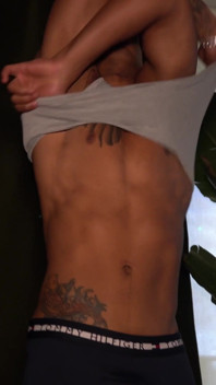 Hung Papi Rauw Solo Stud Pokazując Wielki Kutas
