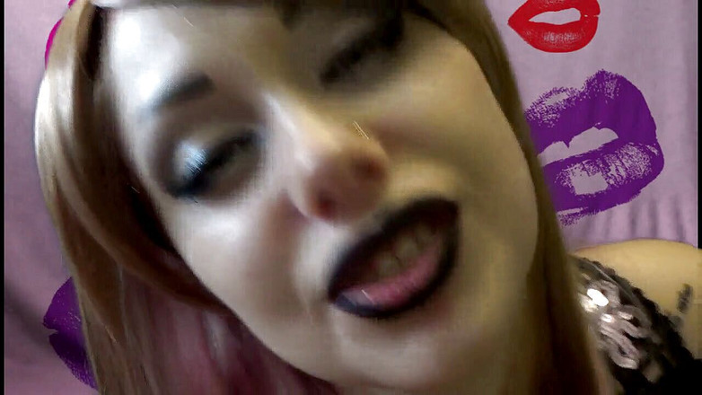 Goddess Misha Goldy: वीर्य निकालो जबकि तुम मेरे साथ फ्रेंच चुंबन कर रहे हो