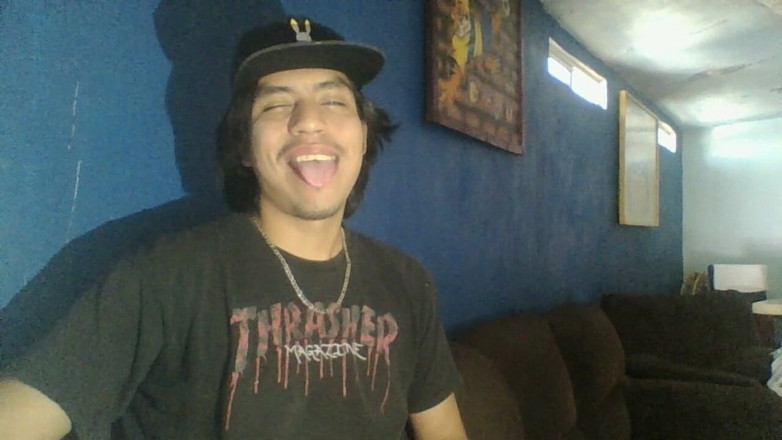 AlexAlejandro13: 変態部屋で