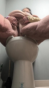 She's Enjoying Rubbing Her Pussy on the Toilet