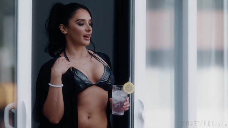 Pure Taboo: Saf tabu orta yaşlı seksi kadın Sheena Ryder'ın şehveti üvey oğlu ve...