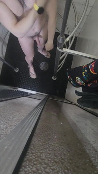 Todo el cuerpo lleno de chorros de agua sensacional vista superior de la ducha escocesa de vapor