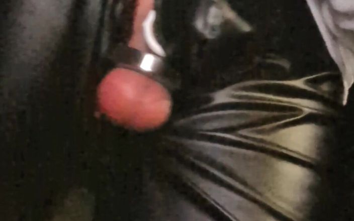 kinkygaynudist: 내 자지를 빠는 남자