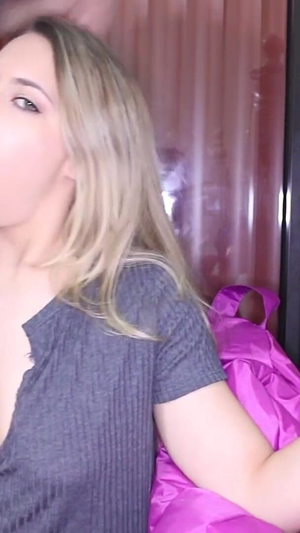 Kimber Lee: 因为花费太多而被戴上手铐的惩罚！Kimber Lee