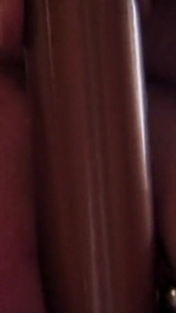 Chrissy Sparks et Jesse Vee, lesbiennes, mangent un vibromasseur rose