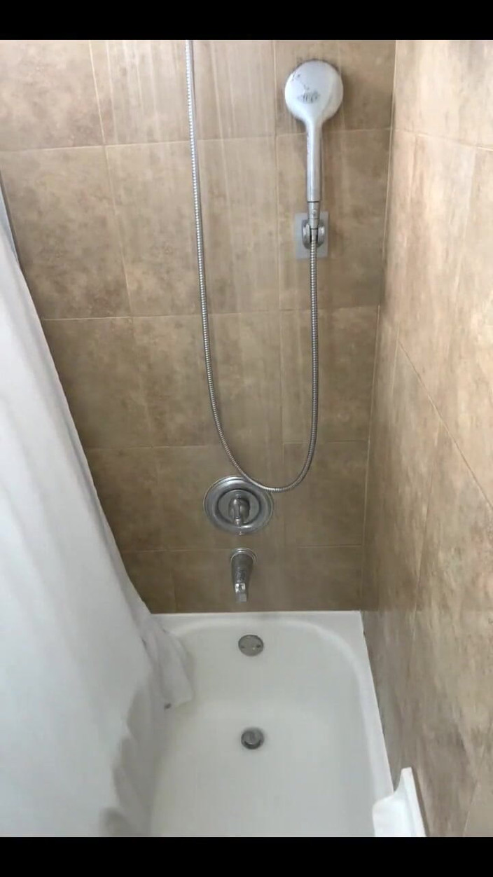 Dani Valentina: Transmisión en vivo de la cocina se convierte en ducha...