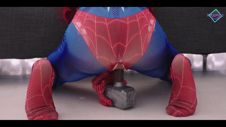 Karneli Bandi: Spider Woman and Her Wet Needy Spider Holes. Krem z...