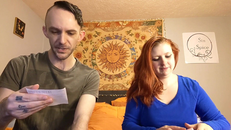 Sin Spice by Sophia Sinclair and Jasper Spice: Moiame 舌头和手指振动器开箱和手淫