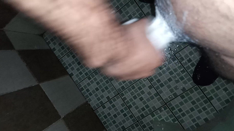 Cute boy jerks off: In Bliss with Soap and Water That Have Come to...