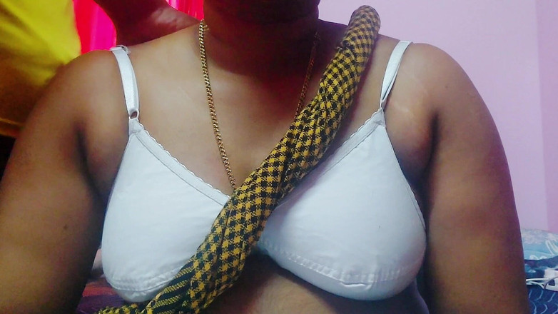 Desi Mohini: Hintli genç kadın mohini erkek arkadaşıyla seks yapıyor