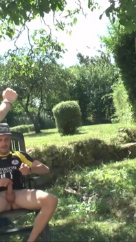 Milf rabuda é fodida ao ar livre