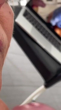 Mrdka mi hodně střílí na obličej ve zpomaleném záběru