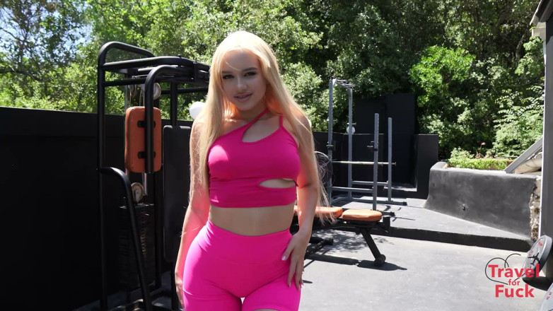 Arousins: Hot Exercises at Gym on Vacation