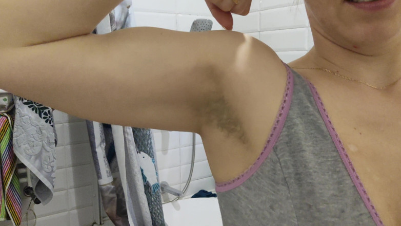 Miodelka: Compilação de Flexing de Músculos, Xixi e Tetas Leitosas 4K
