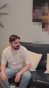 Handyman Lurus Kembali Dan Mengongkek Saya Di Sofa Buat Kali Pertama Selepas Blowjob Dan Jerk Bersama