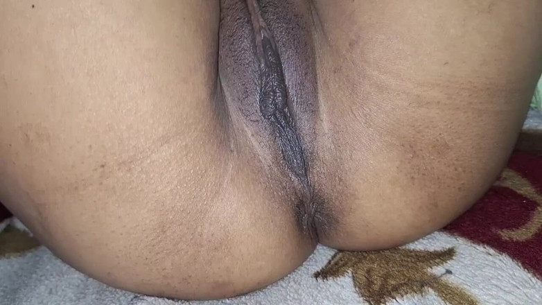 hot suman: Une fille seule veut baiser sa chatte laiteuse et sa...