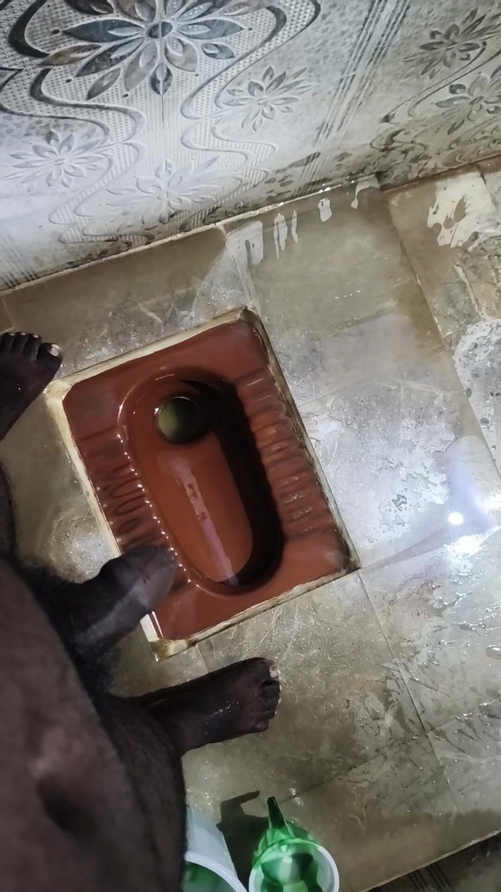 CarvingShovel: 화장실에서 핸잡