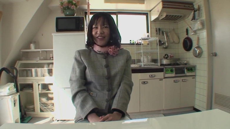 Milf in Love: Japonské milfky s obřími bradavkami - Epizoda 01