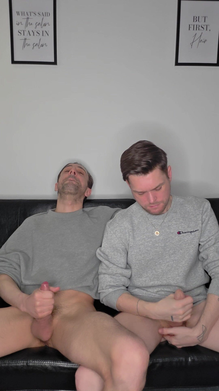 Twotwinkhusbands: Hung nesestříhaná brotosh ladská masturbace side by side masturbace