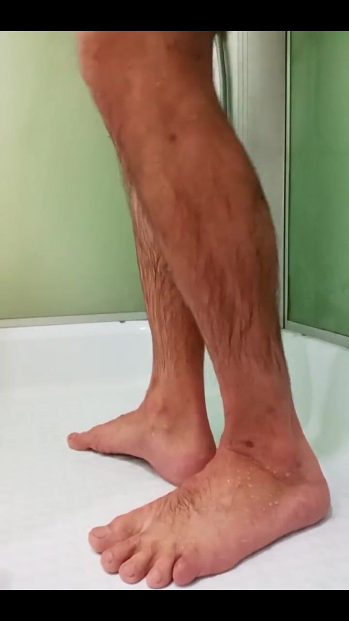 MaxonFF: Saya kencing dan kentut dari dildo besar