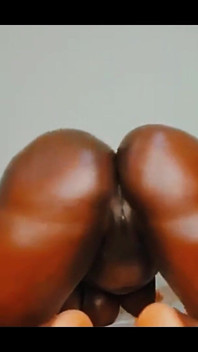 거유 SSBBW 후장 윙크와 후장 퍼뜨리기 트워크
