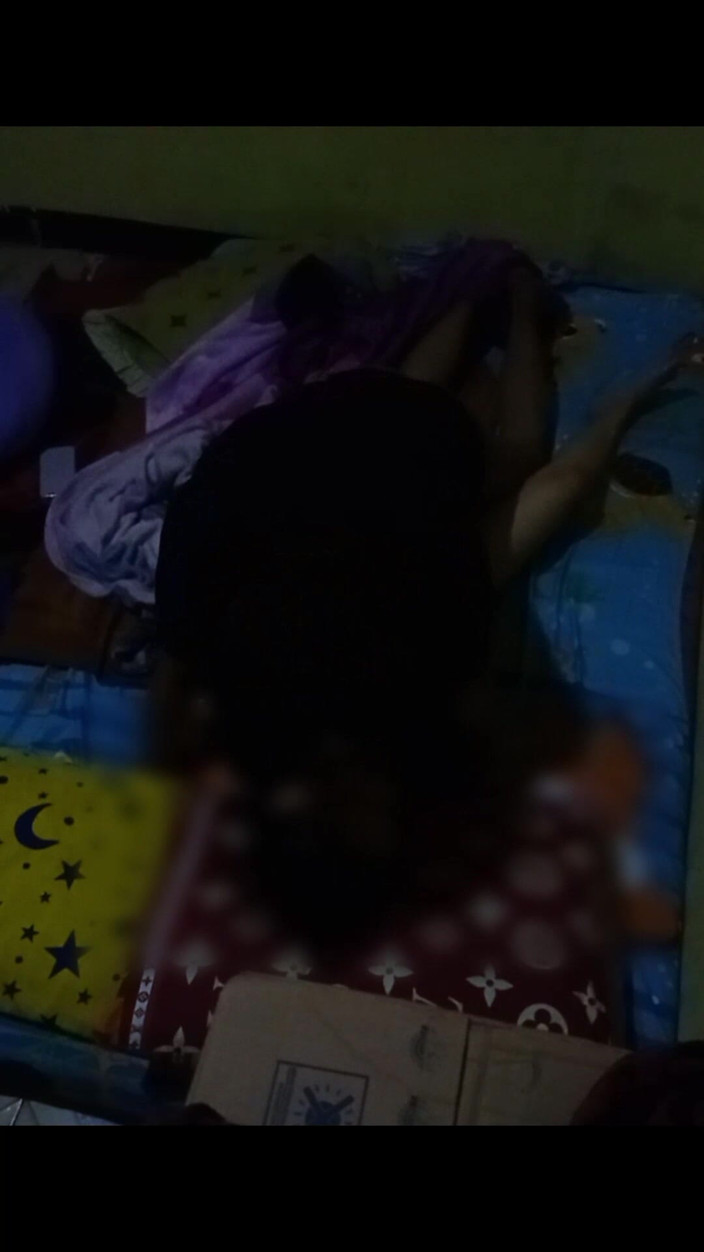 Famly sex: Mi godo la sua figa vergine ma ho continuato a...