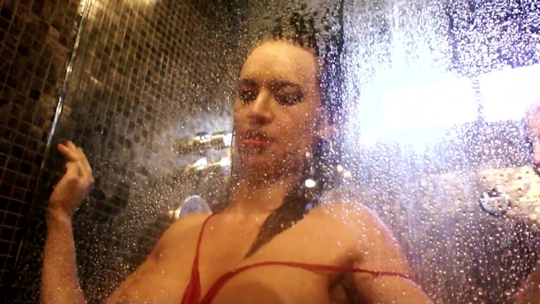 Porn XN: Дві мамки з одним членом збуджені, щоб їхні пизди по черзі отримував сперму на обличчях