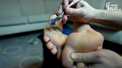 Czech Soles - foot fetish content: MILF matang tanpa kondom menggoyangkan seksaan