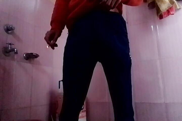 Gangbang straight: Banyo penis gösterisi